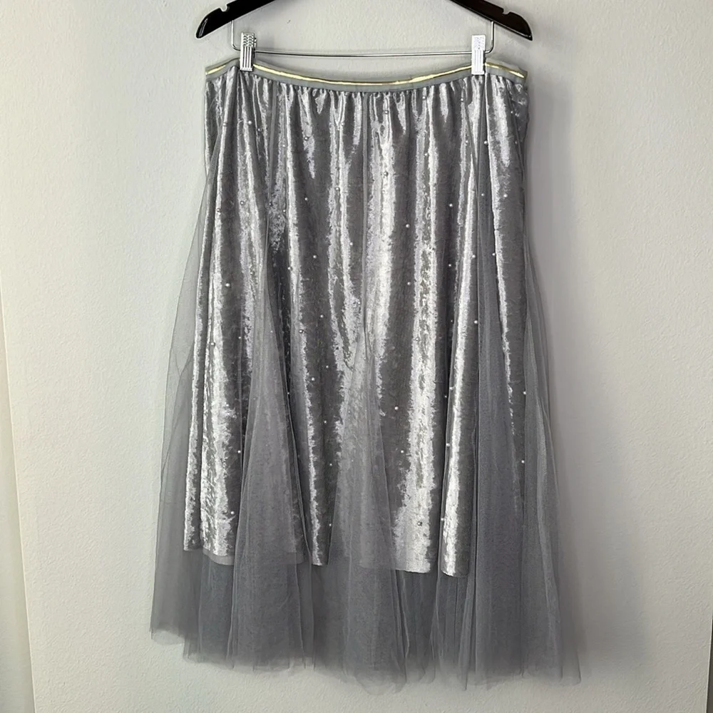 RAGA Anthropologie Velvet Midi Skirt w/Pearl Detail & Tulle Overlay Gray Size 1X